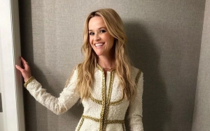 Reese Witherspoon Explains Why She's Not Too Keen of Texting