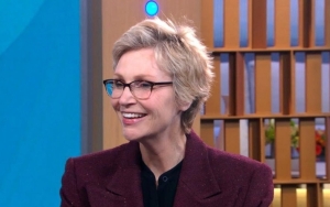 Jane Lynch Thinks Aliens Are Real and They All Are Watching and Laughing at Us