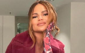 Chrissy Teigen Bares All in New Picture to Get Honest About Her Postpartum Body