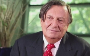 Barry Humphries Hospitalized With 'Serious' Condition Following Complications After Hip Surgery