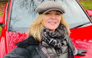 Kim Cattrall Defends Using Injections and Fillers to Battle Ageing in Every Way She Can