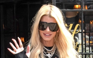 Jessica Simpson Faces Backlash Over 'Pouty Lips' in New Photo