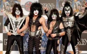 Gene Simmons 'Totally Open' to See KISS Continue With Younger Members