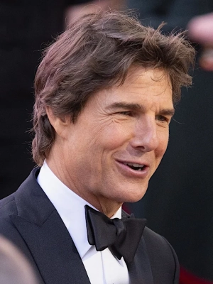 Tom Cruise Celebrates 62nd Birthday With Sister on Rare Public Outing Together