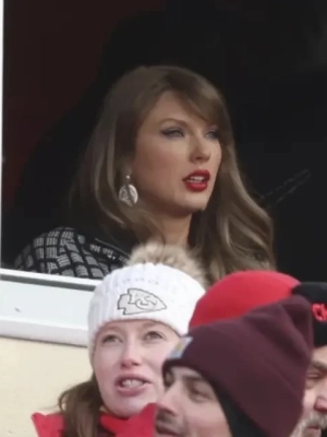 Taylor Swift Brings Her Entire Family to Support Travis Kelce at Chiefs' Game