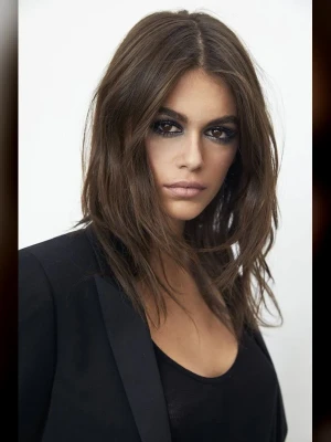 Kaia Gerber Channels Cindy Crawford’s Iconic 80s Style on Jimmy Kimmel Live!