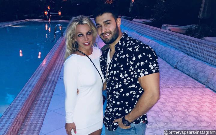 Sam Asghari Pretended Not to Know Britney Spears on Video Shoot