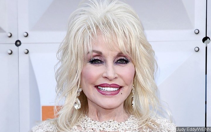 Dolly Parton Hopes to Write Song for '9 to 5' Remake