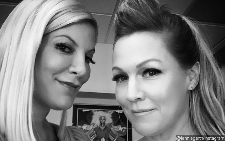 Tori Spelling Takes Refuge From California Wildfires at Jennie Garth's House