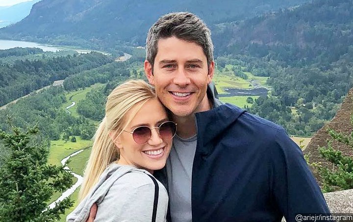 Arie Luyendyk Jr. and 'Bachelor' Fiancee Wait for Wedding to Reveal Baby Gender