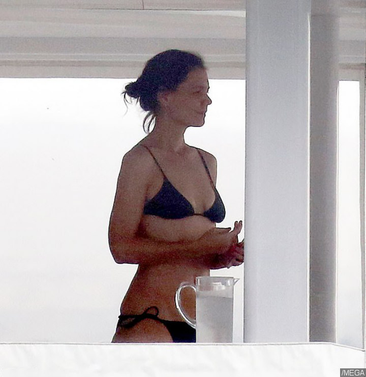 Katie Holmes Strips Down to Bikini on Yacht Vacation With Jamie Foxx