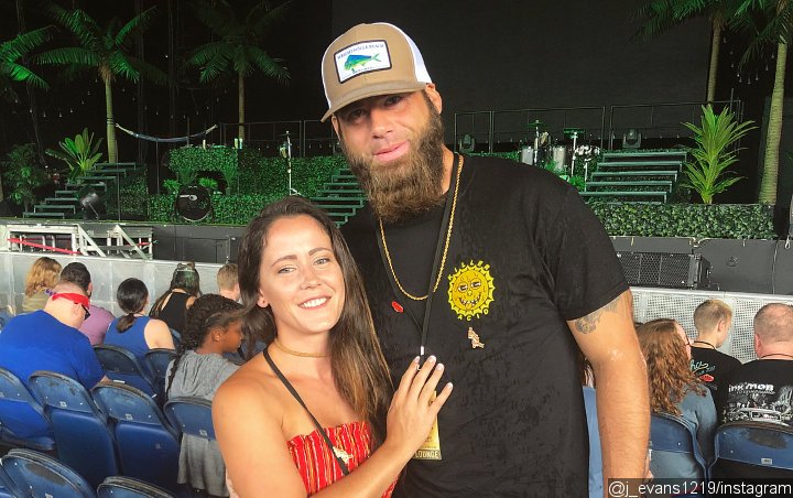 Jenelle Evans Defends Husband David Eason After He's Accused of Pulling Gun on Woman