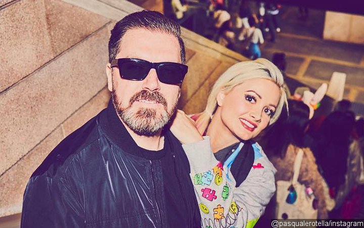 Holly Madison Has Finalized Divorce From Estranged Husband