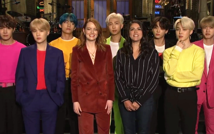 Watch Emma Stone and Cecily Strong Fangirl Over BTS in New 'SNL' Promo