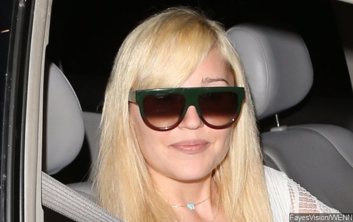 Amanda Bynes 'Puts Her Needs First' by Checking Into Rehab, Lawyer Updates