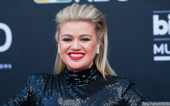 Kelly Clarkson Offers Update Post-Emergency Appendix Surgery: 'Feeling ...