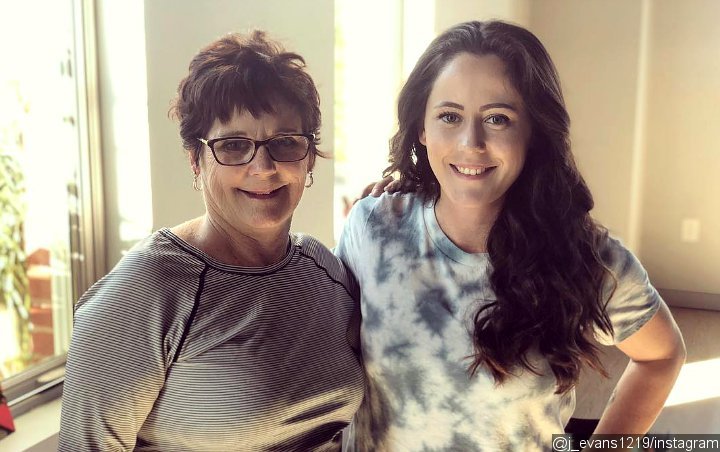 Jenelle Evans and Mom Barbara Involved in Spat Outside Courthouse - See the Videos