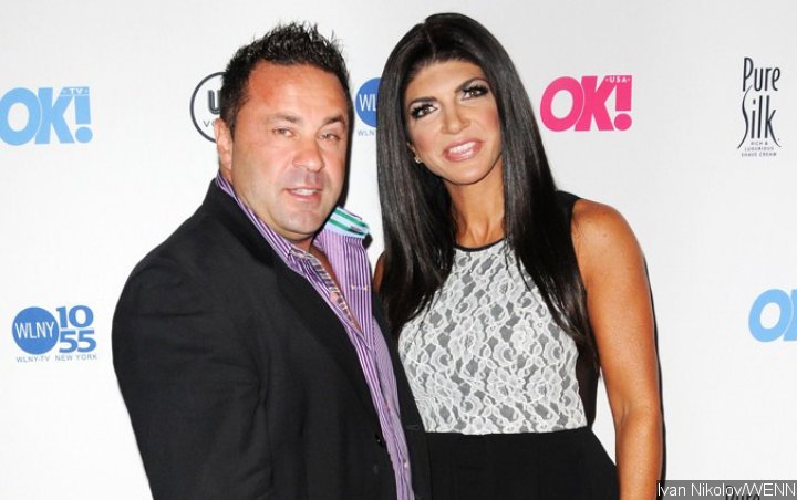 Joe Giudice Not Bothered Teresa Was Spotted With Another Man During L.A ...