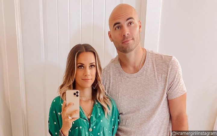 Jana Kramer Shocked to Find Topless Pic of Another Woman on Husband's Apple Watch