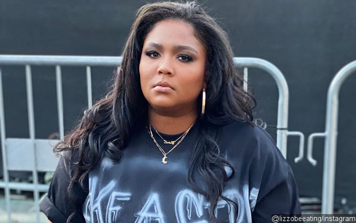 Lizzo Calls Out Taken Men Trying to Flirt With Her in Booty-Baring Picture