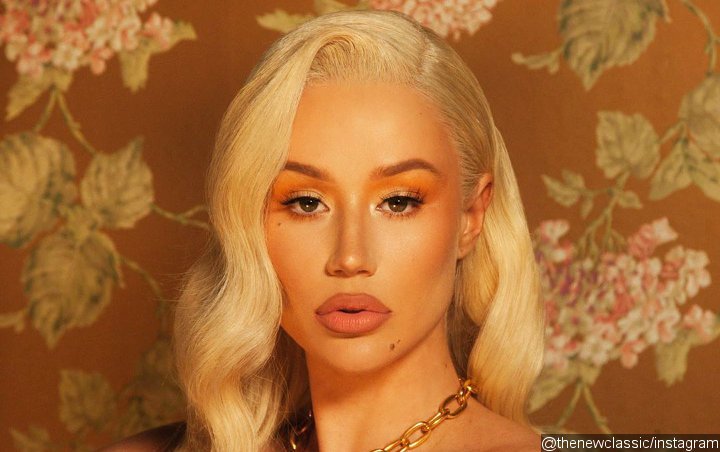 Iggy Azalea Tries to Debunk Pregnancy Rumors With Flat Stomach Video, Fans Don't Believe Her