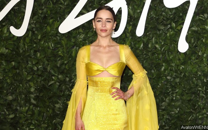 Emilia Clarke Blames Panic Attack Incident For Her Selfie Ban