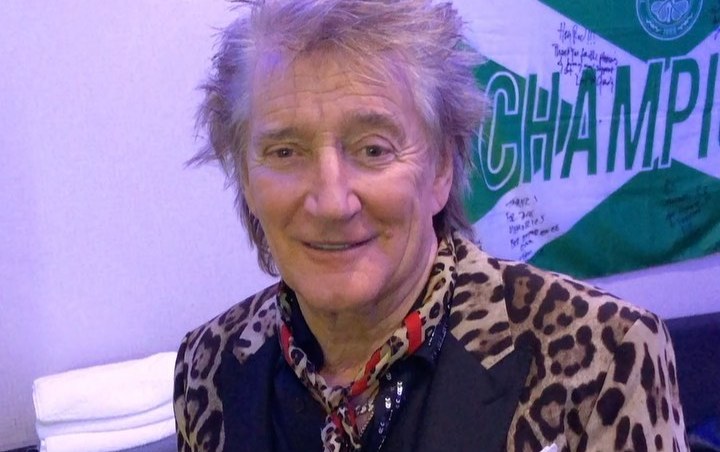 Rod Stewart Keeps Pictures of His Late Bandmates at Every Concert