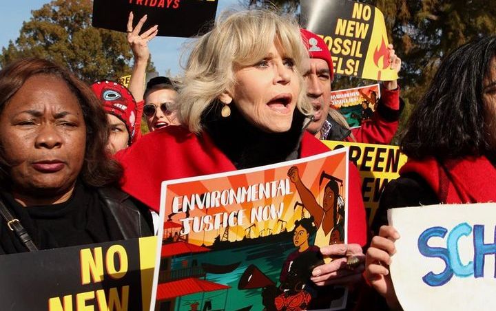 Jane Fonda Threatens to Shut Down the Government in Climate Change Protest