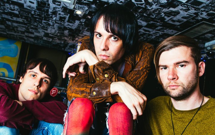 The Cribs Vows to Make a Comeback After a 'Difficult' 2019