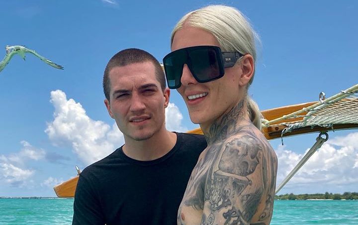 Jeffree Star Dumped by Boyfriend Nathan for a Woman