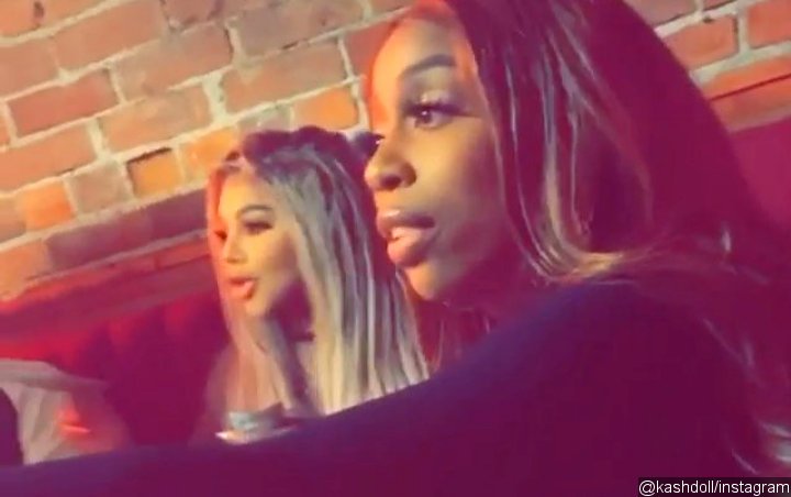 Lil' Kim and Kash Doll 'Fighting' Over Food Bill in Videos