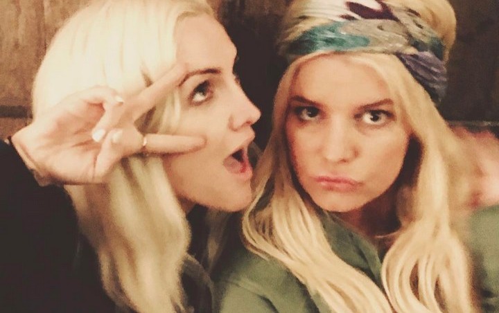 Jessica Simpson Sacrifices Herself to Share Bed With Abuser to Protect Sister Ashlee 