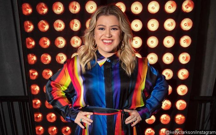 Kelly Clarkson Has 'No Pride or Shame' After Being Forced to Use Child's Potty During Self-Isolation