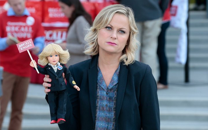 Amy Poehler Believes Her 'Parks and Recreation' Character Will Go Bananas Amid COVID-19 Crisis