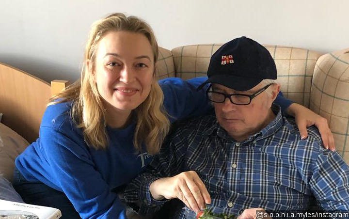 Sophia Myles Urges People to Give Smile to Others After Father Died From Coronavirus