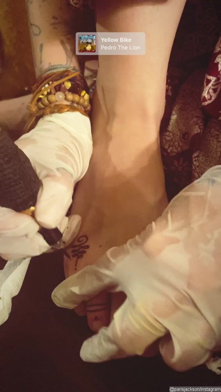 Paris Jackson Gets DIY Tattoo While in Coronavirus Quarantine