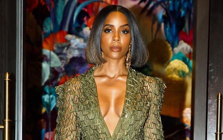 Kelly Rowland Gets Teary as She Feels 'Hopeless' About Racial Injustice in U.S.
