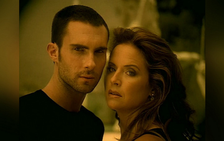 Adam Levine Recalls Getting Onscreen Kissing Lesson From Kelly Preston