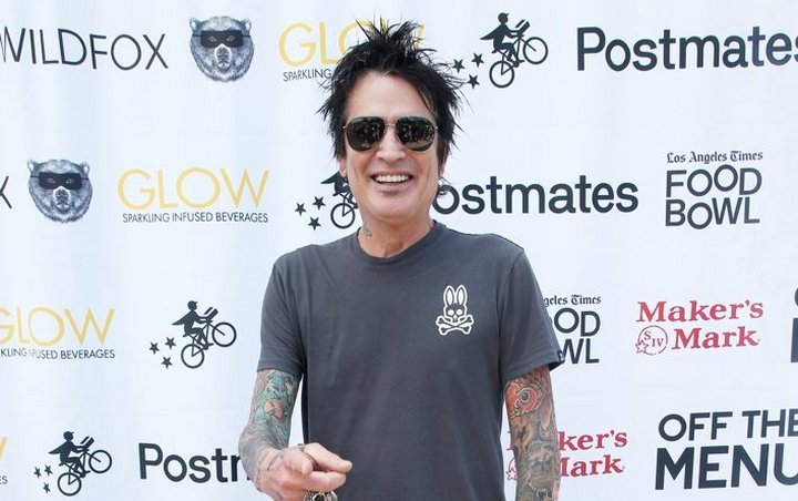 Tommy Lee Admits to 'Drinking Two Gallons' of Vodka a Day Before ...