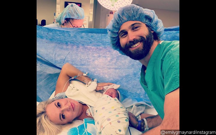 'Bachelorette' Alum Emily Maynard's Newborn Child Showered With Love by Siblings in New Pics