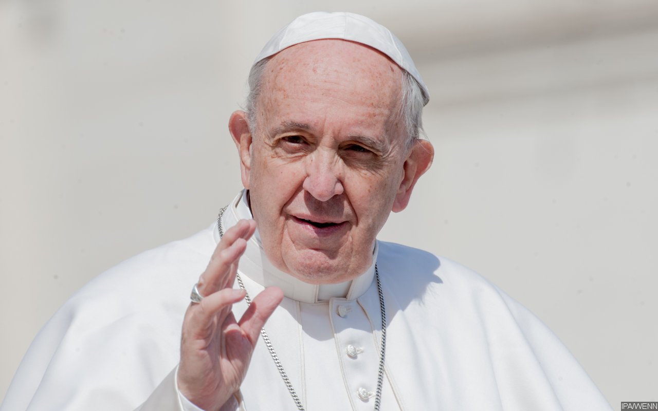 Pope Francis' Instagram Account Under Investigation for Liking Model's ...