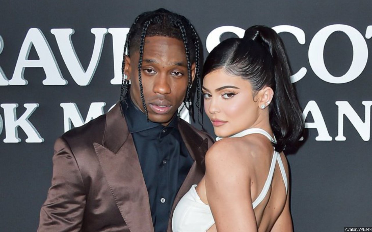 Travis Scotts Leaves Flirty Comment on Kylie Jenner's New Thirst Trap