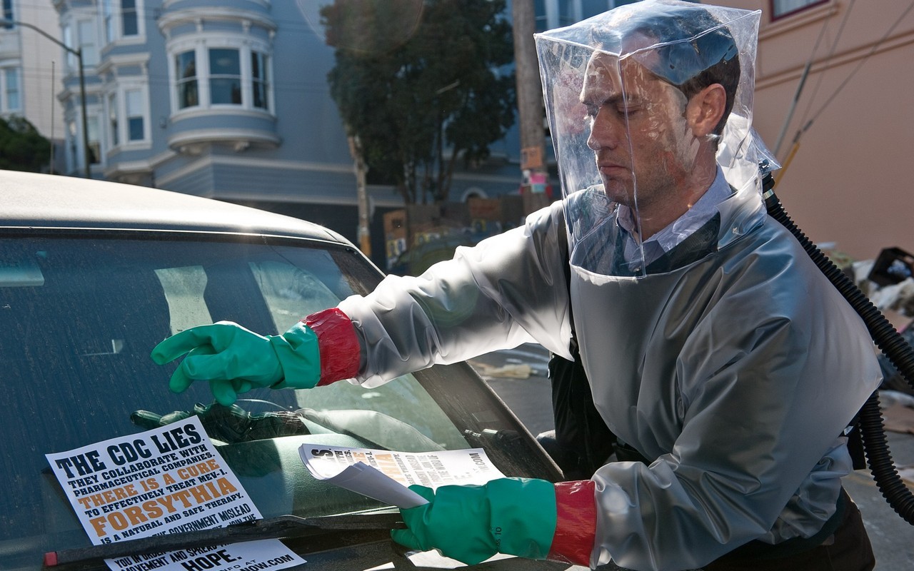 Jude Law Warned of Covid-19 Pandemic by Real Scientists on Set of 'Contagion' Years Ago 