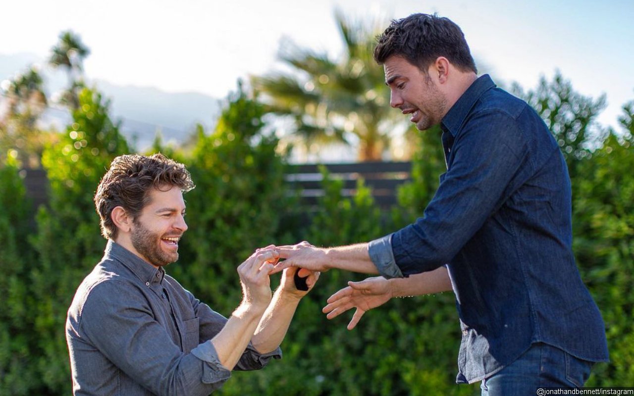 'Mean Girls' Star Jonathan Bennett Serenaded by BF Jaymes Vaughan in Romantic Proposal