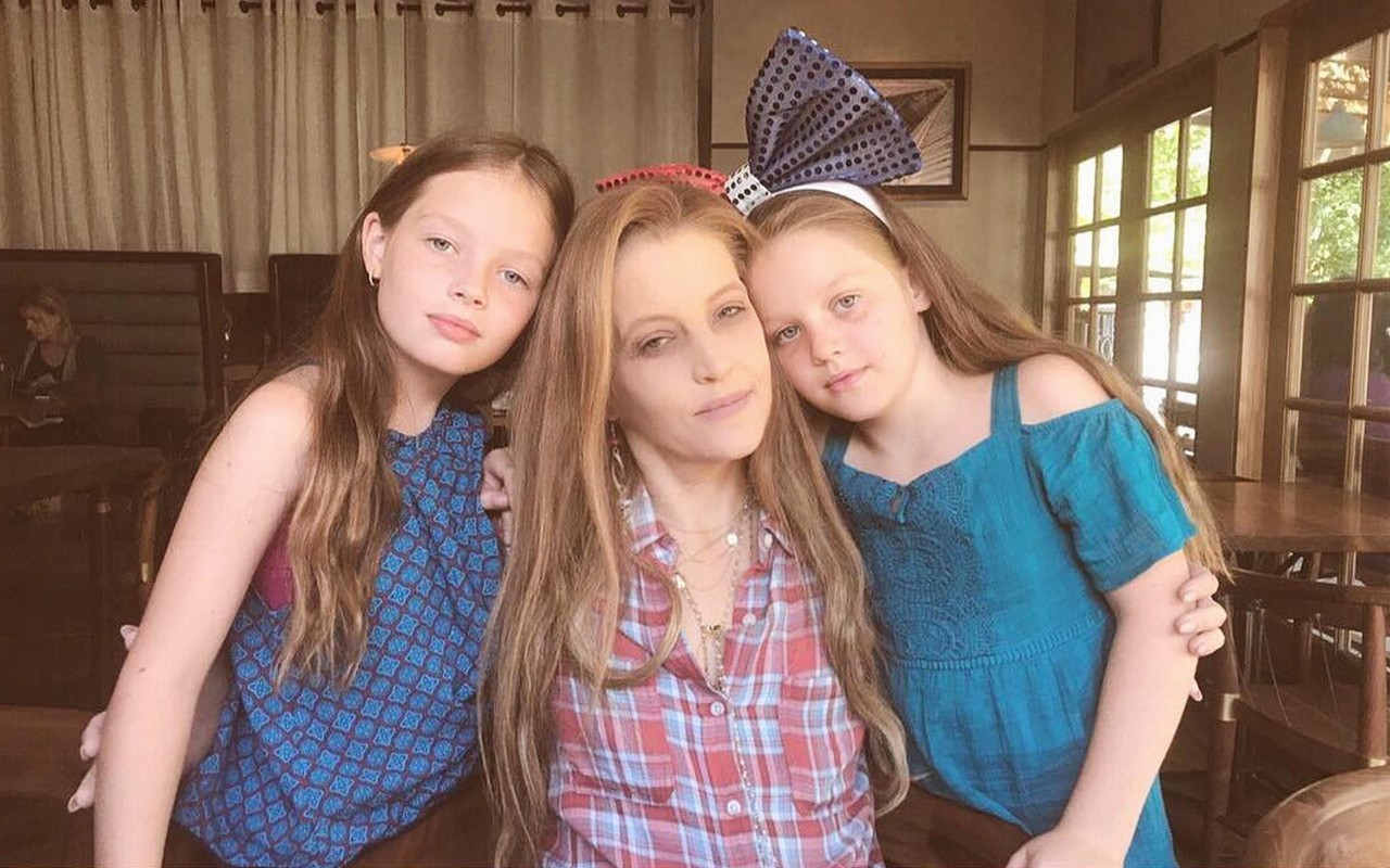 Lisa Marie Presley Awarded Joint Custody Of Twin Daughters Hot Sex Picture