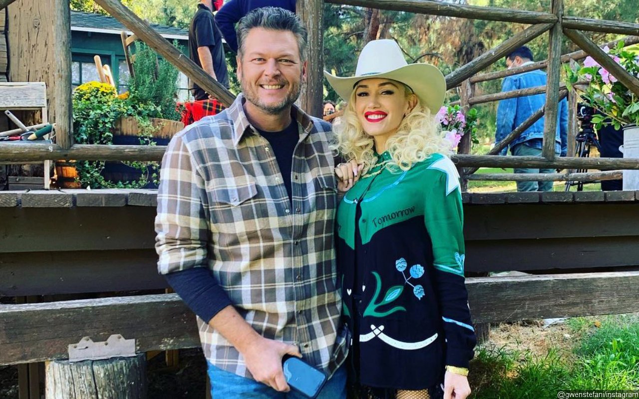 Gwen Stefani Blames Blake Shelton for Their Postponed Wedding Amid COVID-19 Pandemic