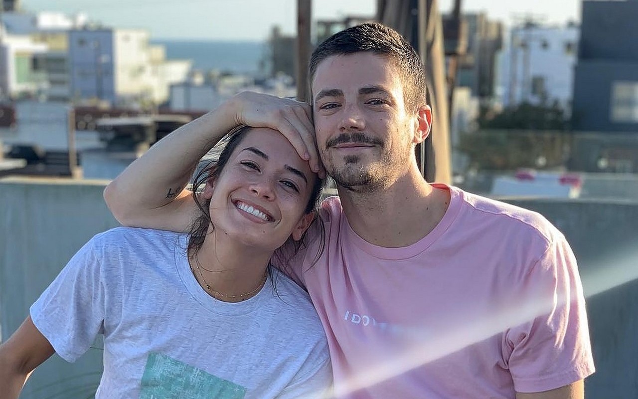 Grant Gustin and Wife Expecting First Child 
