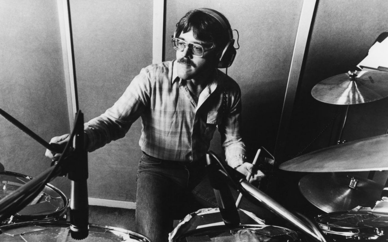 Muscle Shoals Rhythm Section Drummer Roger Hawkins Passed Away at 75