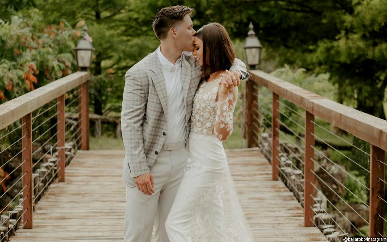 'Duck Dynasty' Star Bella Robertson Marries Jacob Mayo Seven Months After Getting Engaged