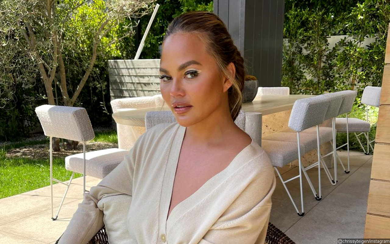 Chrissy Teigen Asks for Opportunity to Self-Improve After 'Humbling' Cyberbullying Scandal